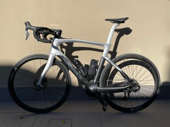 Used Pinarello Dogma F Disc Dura-Ace Di2 Bike w/DT Swiss PRC 1400 35 Wheels 2021 2021 Road & Gravel