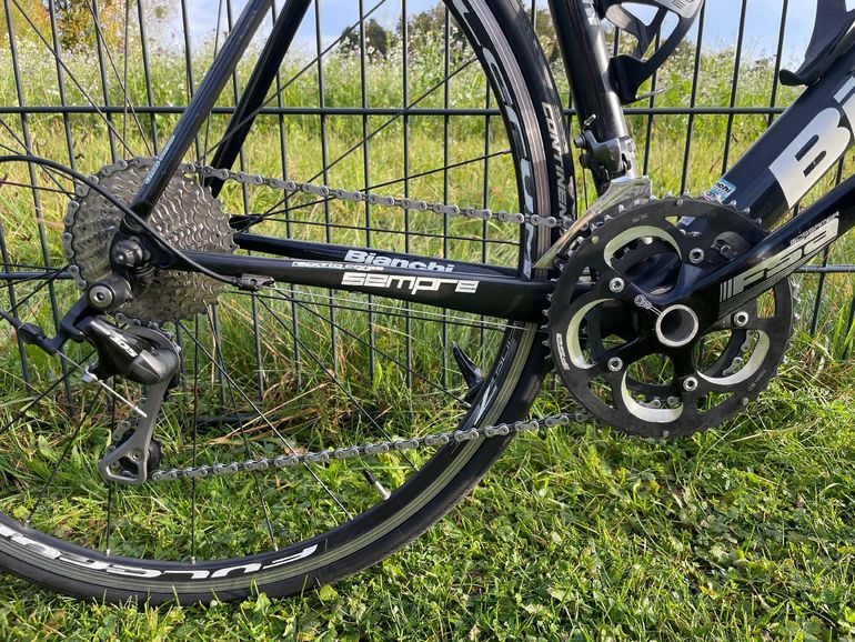 Used Bianchi Sempre Pro Ultegra 2013 2013 Road & Gravel, Black — image 4 of 6