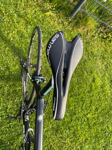 Used Bianchi Sempre Pro Ultegra 2013 2013 Road & Gravel, Black — image 3 of 6