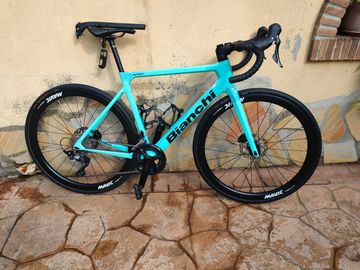 Used Bianchi Sprint Shimano 105 2022 Road & Gravel, Green — image 1 of 7