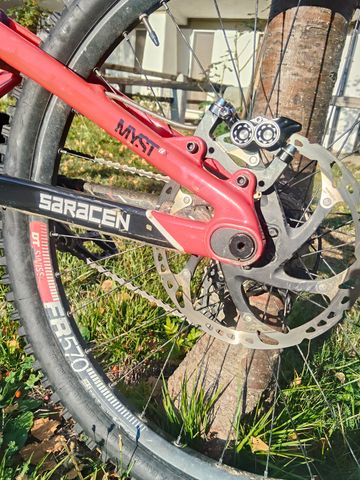 Saracen Myst Team 27.5 2019 2019 Mountainbike usato, Rosso — immagine 8 di 12