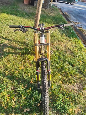 Saracen Myst Team 27.5 2019 2019 Mountainbike usato, Rosso — immagine 7 di 12