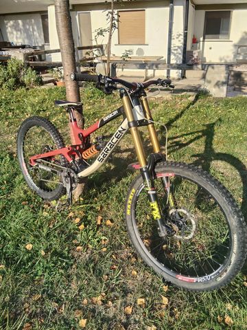 Używany Saracen Myst Team 27.5 2019 2019 MTB