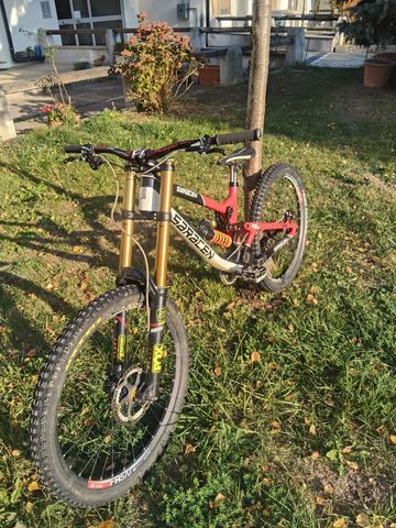Saracen Myst Team 27.5 2019 2019 Mountainbike usato, Rosso — immagine 2 di 12