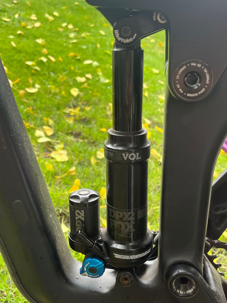 Used Canyon Strive CF 2019 Mountainbike, Black — image 10 of 11