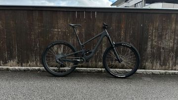 Used Santa Cruz Megatower CC 2022 Mountainbike, Black — image 2 of 7