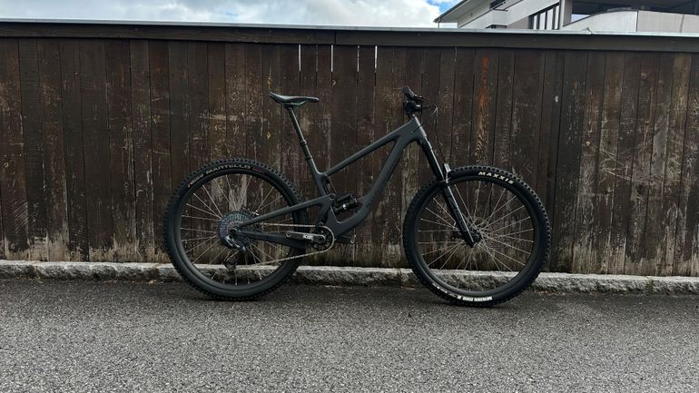 Used Santa Cruz Megatower CC 2022 Mountainbike, Black — image 2 of 7