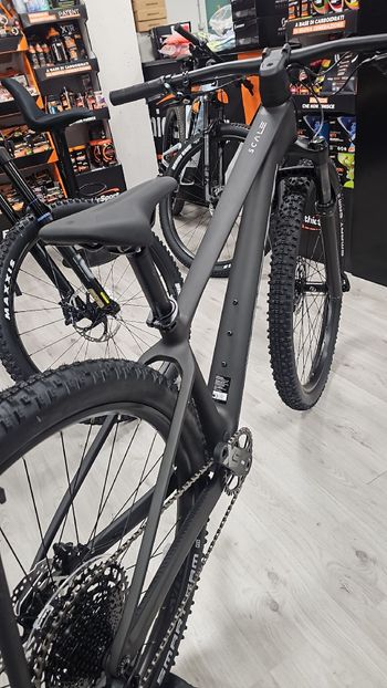 Used Scott Scale 940 2024 2024 Mountainbike, Black, 29 — image 2 of 3