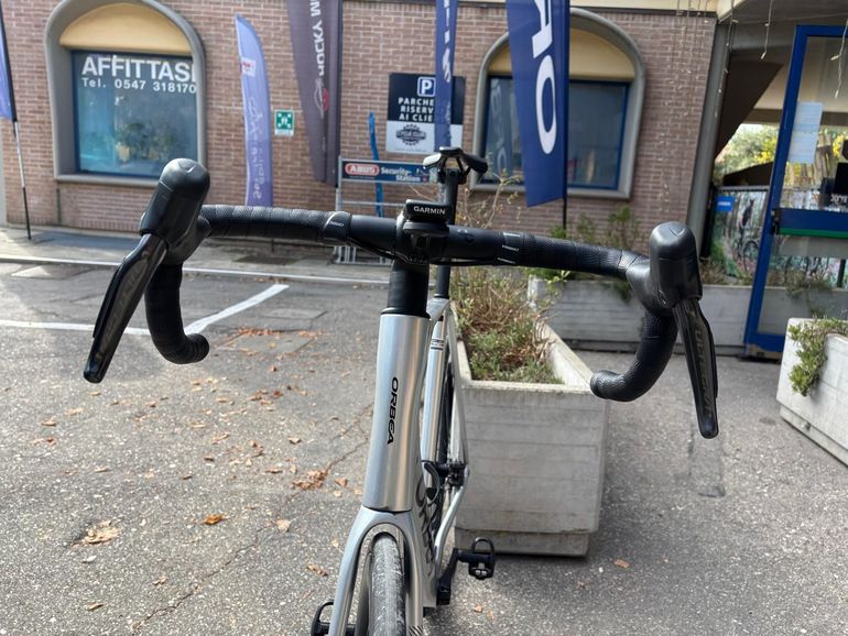 Used Orbea ORCA M20iTEAM 2024 2024 Road & Gravel, Light Gray — image 3 of 7