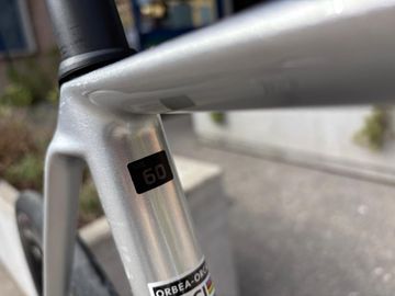 Used Orbea ORCA M20iTEAM 2024 2024 Road & Gravel, Light Gray — image 4 of 7