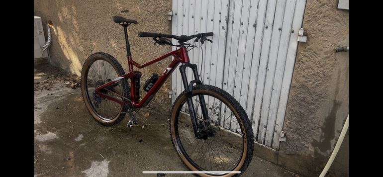 Used R RAYMON FullRay 150 9.0 2024 2024 Mountainbike, Red, 29 — image 4 of 9