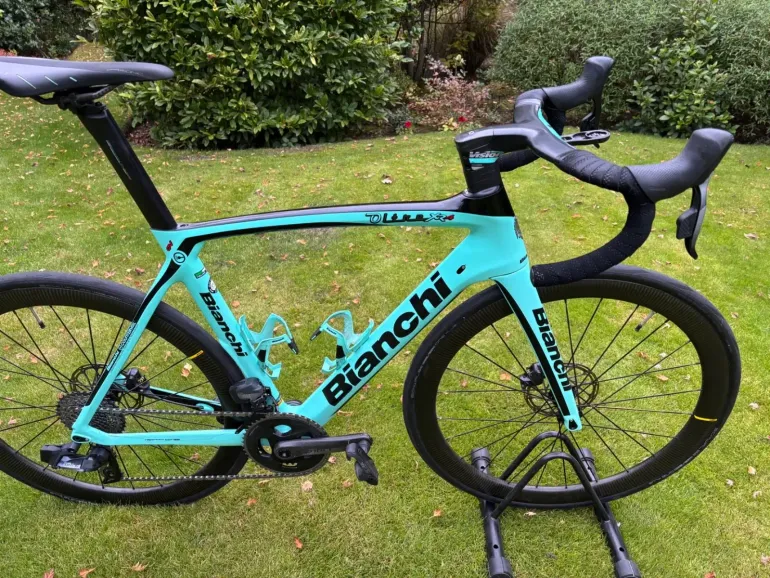 Used Bianchi Oltre XR4 Super Record 2019 2019 Road & Gravel, Blue — image 16 of 16