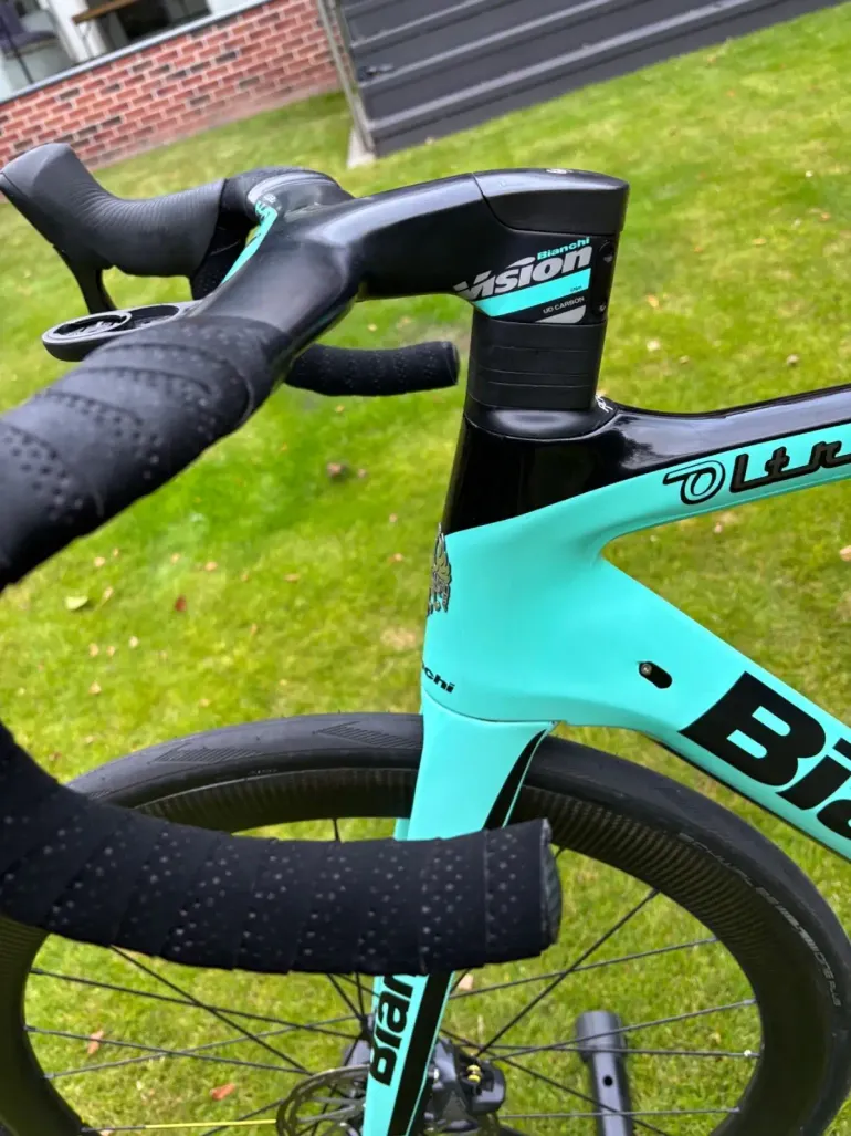 Used Bianchi Oltre XR4 Super Record 2019 2019 Road & Gravel, Blue — image 14 of 16