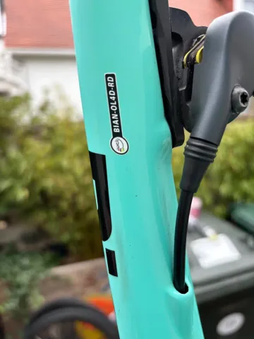 Used Bianchi Oltre XR4 Super Record 2019 2019 Road & Gravel, Blue — image 3 of 16