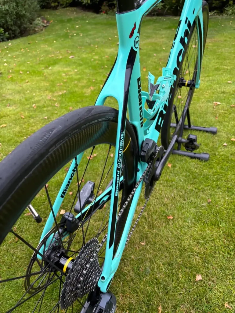 Used Bianchi Oltre XR4 Super Record 2019 2019 Road & Gravel, Blue — image 13 of 16