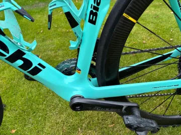 Used Bianchi Oltre XR4 Super Record 2019 2019 Road & Gravel, Blue — image 8 of 16