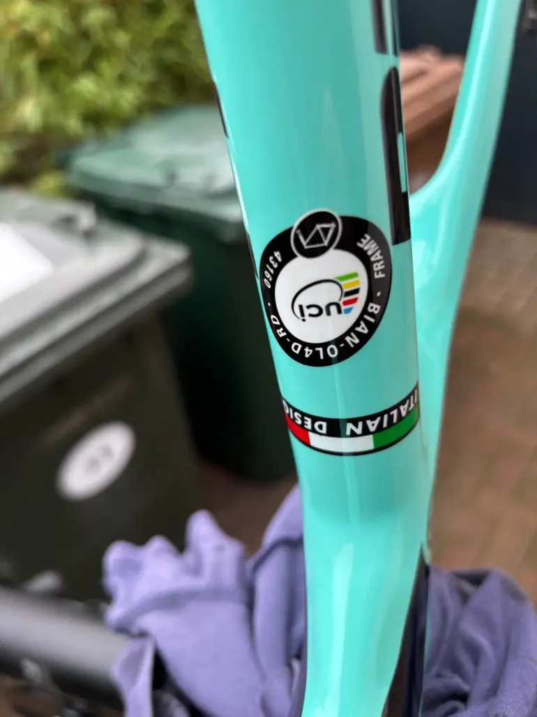 Used Bianchi Oltre XR4 Super Record 2019 2019 Road & Gravel, Blue — image 4 of 16