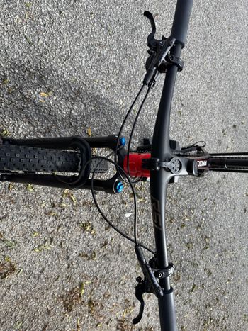 Used Trek Procaliber 9.8 2022 Mountainbike, Red — image 5 of 7