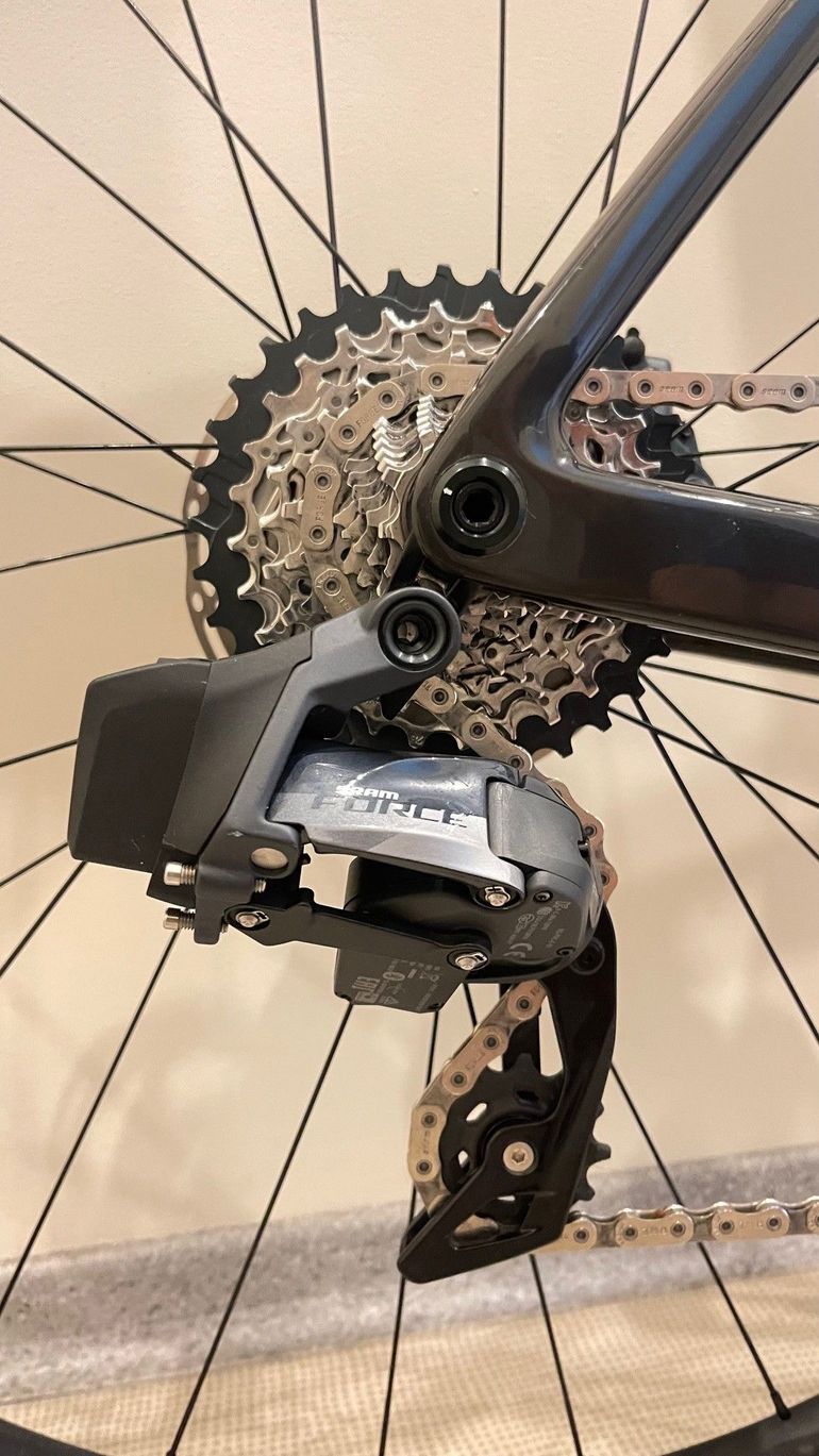 Used Scott Addict RC 20 2023 Road & Gravel, Green — image 5 of 18