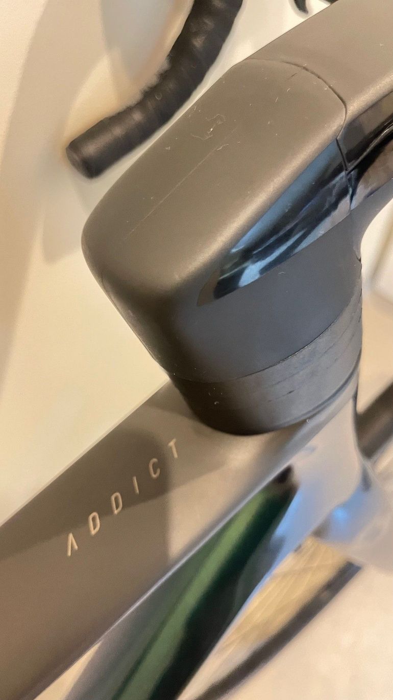 Used Scott Addict RC 20 2023 Road & Gravel, Green — image 8 of 18