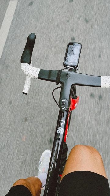 Used Pinarello Gan Shimano 105 Di2 2018 Road & Gravel, Red — image 3 of 7