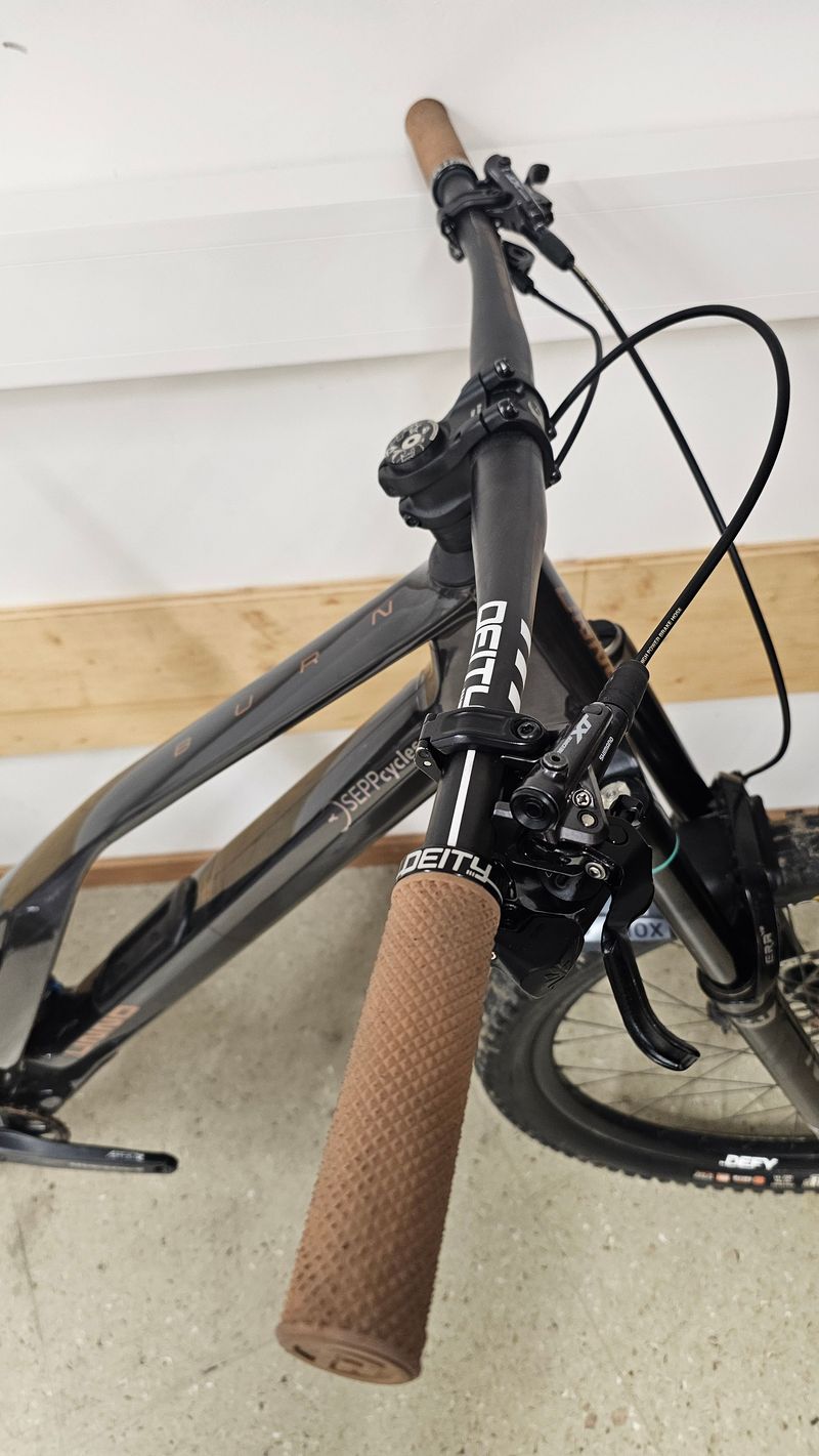 Tweedehands UNNO BURN SRAM GX Eagle AXS 2024 Mountainbike — afbeelding 9 van 12