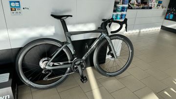 Used Bianchi Oltre Comp Ultegra Di2 2023 2023 Road & Gravel, Light Gray — image 2 of 5