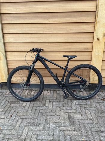 Used CUBE AIM, RACE 2022 2022 Mountainbike, Black, 27.5, 29 — image 2 of 5