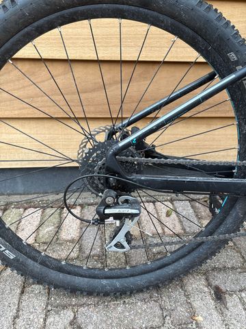 Used CUBE AIM, RACE 2022 2022 Mountainbike, Black, 27.5, 29 — image 3 of 5