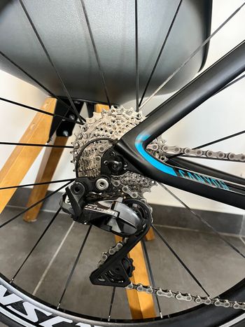 Used Canyon Speedmax WMN CF 8.0 LTD 2018 2018 Road & Gravel, Black — image 7 of 8