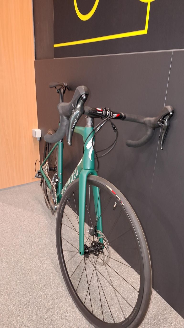 Used Specialized Tarmac Shimano Tiagra 2022 Road & Gravel — image 2 of 3
