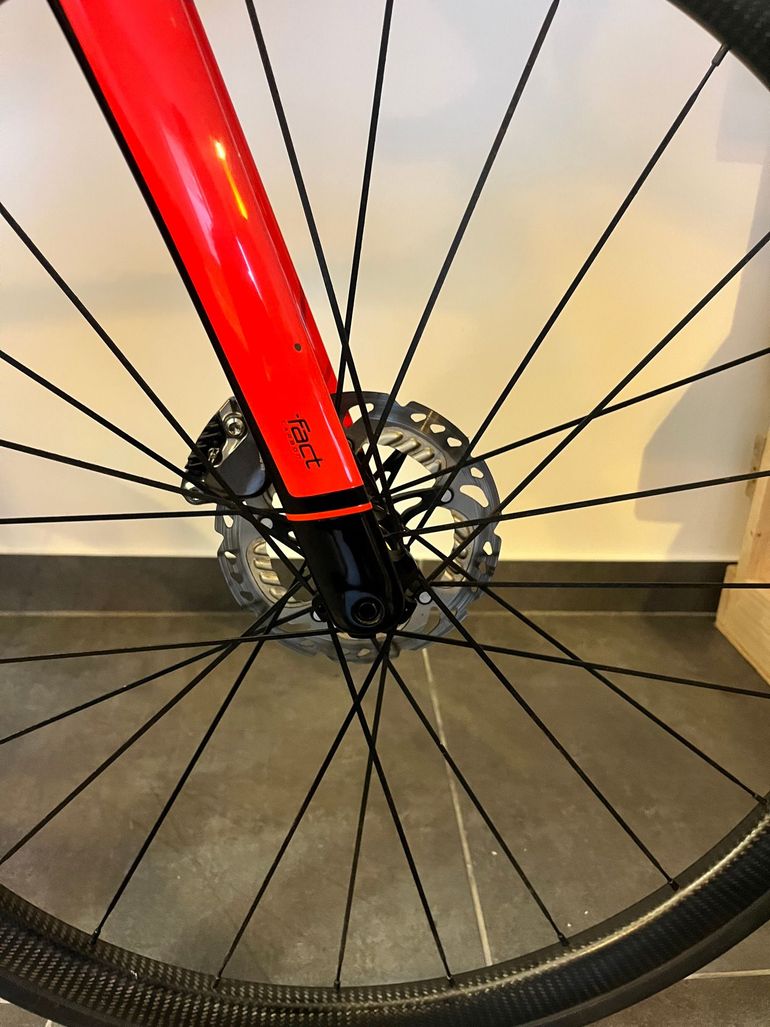 Used Specialized Venge Pro Disc 2018 2018 Road & Gravel, Red — image 7 of 14
