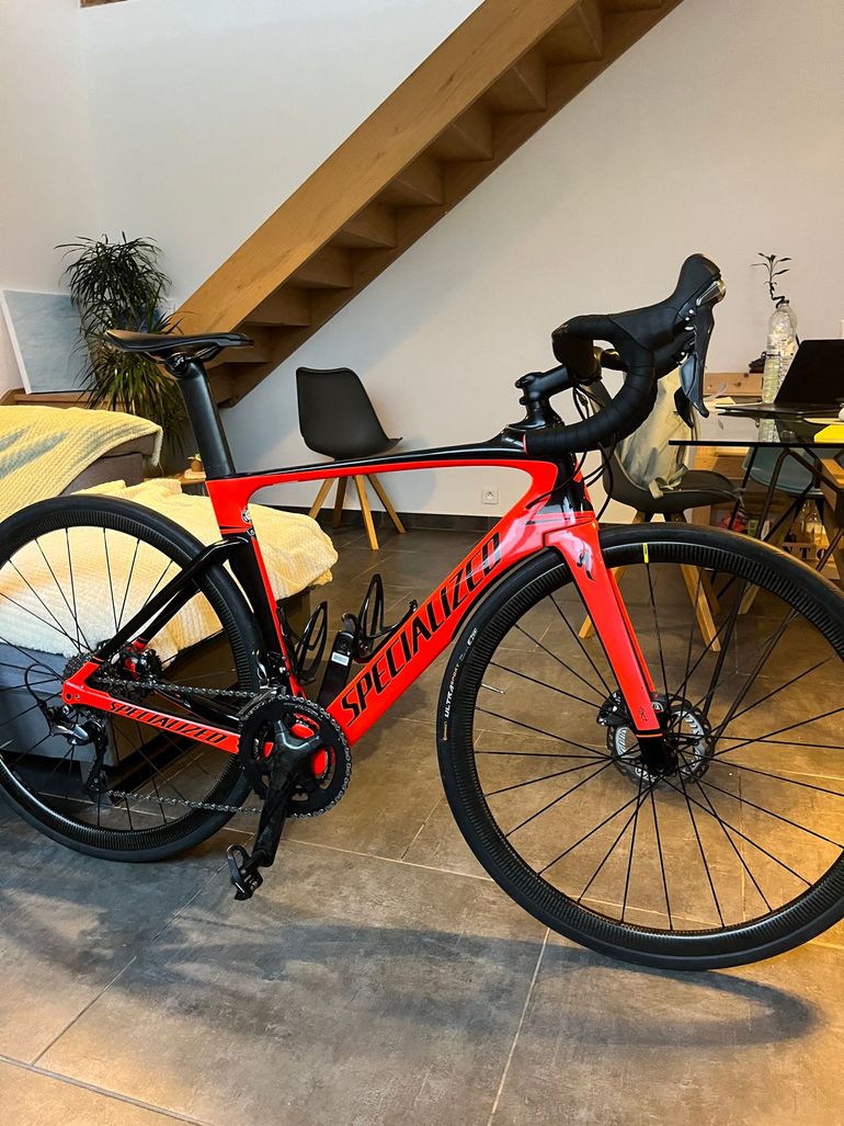 Used Specialized Venge Pro Disc 2018 2018 Road & Gravel, Red — image 3 of 14