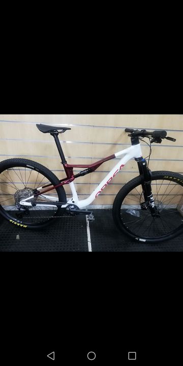 Used Orbea OIZ H30 2024 2024 Mountainbike, White, 29 — image 1 of 5