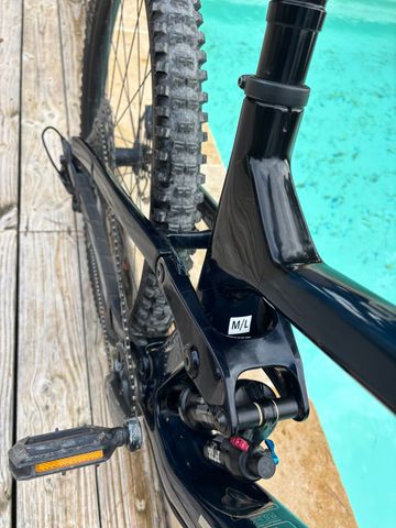 Used Trek Slash 9.7 Gen 5 2023 2023 Mountainbike, Blue, 29 — image 4 of 5