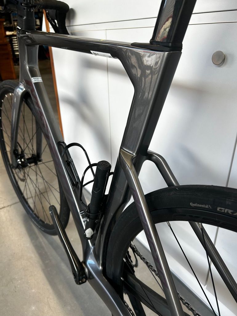 Used Merida REACTO LIMITED 2022 2022 Road & Gravel, Light Gray — image 5 of 12