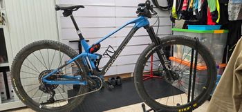 Used Mondraker F-podium SRAM XX1 Eagle AXS 2023 Mountainbike, Blue — image 2 of 4
