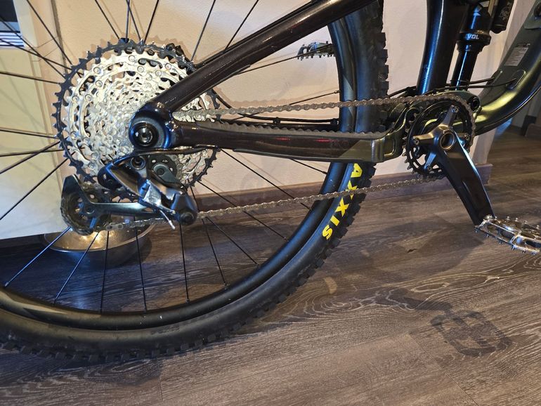 Used Giant Reign 1 2023 2023 Mountainbike, Light Gray, 29 — image 3 of 5