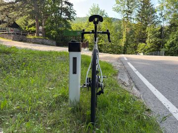 Used Pinarello X1 105 2024 2024 Road & Gravel, White — image 4 of 5