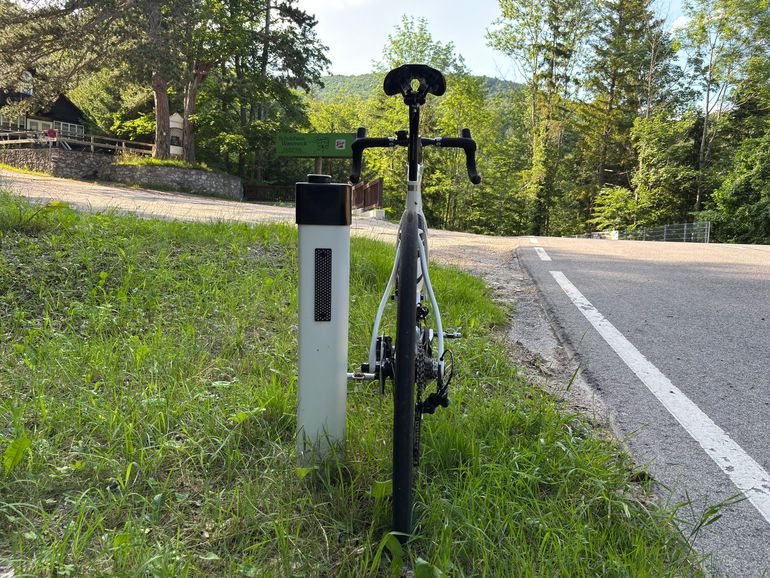 Used Pinarello X1 105 2024 2024 Road & Gravel, White — image 4 of 5