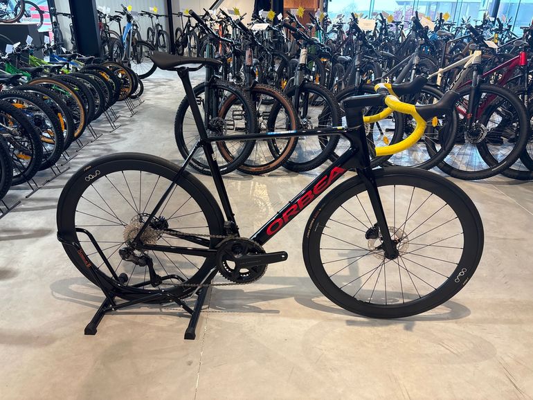 Used Orbea ORCA M20iTEAM 2024 2024 Road & Gravel, Black — image 1 of 3