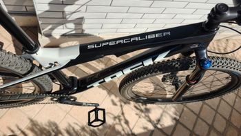 Used Trek Supercaliber 9.7 2021 2021 Mountainbike, Black, 29 — image 9 of 36