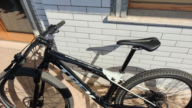 Used Trek Supercaliber 9.7 2021 2021 Mountainbike, Black, 29 — image 35 of 36
