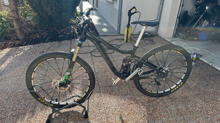 Used Giant Trance 2015 Mountainbike, Black, 27.5 (650B) — image 3 of 5