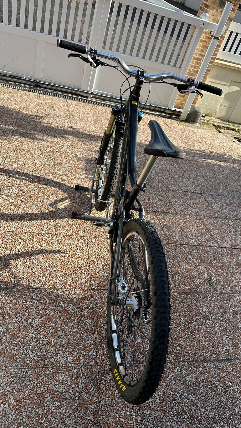 Used Giant Trance 2015 Mountainbike, Black, 27.5 (650B) — image 5 of 5