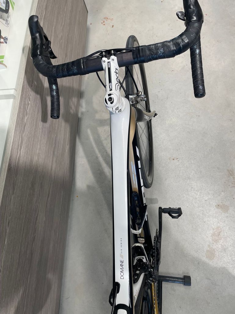 Used Trek Domane Six Series 2014 Road & Gravel, White — image 3 of 3