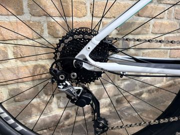 Used Specialized RH WMN PRO 29 2019 Mountainbike, White — image 5 of 7