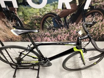 Used Giant TCR Advanced Pro 1 2017 2017 Road & Gravel, Black — image 3 of 3