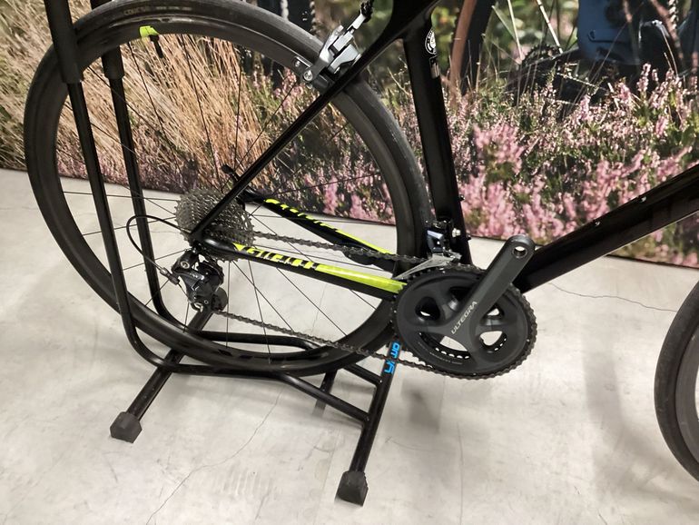 Used Giant TCR Advanced Pro 1 2017 2017 Road & Gravel, Black — image 2 of 3