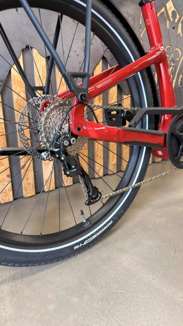 Used Specialized Como 3.0 2022 Road & Gravel, Red — image 3 of 3
